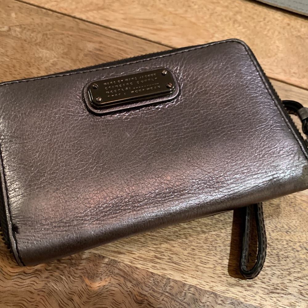 Marc by Marc Jacobs zipper wallet *FLAW ~ please read*